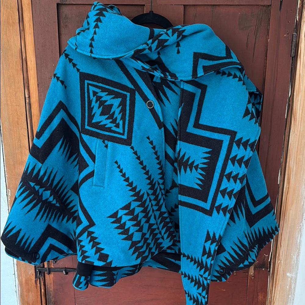 Lindsey Thornburg Blue and Black Geometric Cloak